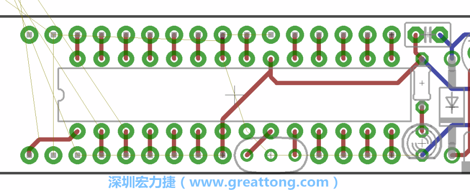 諧振器應(yīng)擺放在ATmega微控制器的針腳8、9和10旁邊，在共鳴器和微控制器中間的高頻信號(hào)線應(yīng)該要愈短愈好，此外，其它的信號(hào)線應(yīng)該要遠(yuǎn)離這個(gè)區(qū)域且配置在諧振器的下方，這樣做是為了防止不必要的無(wú)線電波干擾。