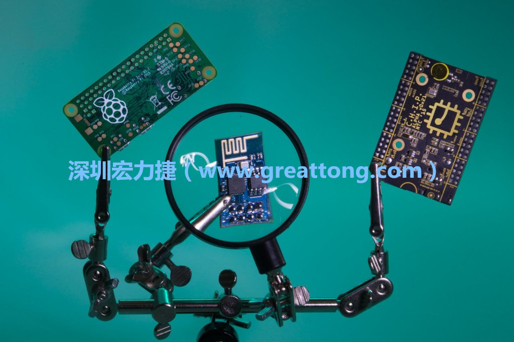 A Raspberry Pi Zero、ESP8266和CHIP。