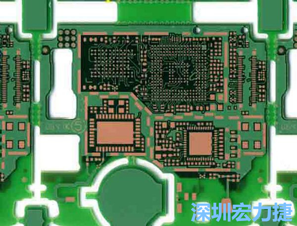 在產(chǎn)品極度要求小型化設(shè)計(jì)時(shí)，可利用HDI板材壓縮主板面積，同時(shí)具減輕重量?jī)?yōu)點(diǎn)。