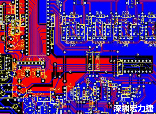 一般產(chǎn)品的PCB設(shè)計，多數(shù)先決定元件布局，再進行線路連接，于元件位置就先改善干擾問題，再從線路細節(jié)著手改善產(chǎn)品。