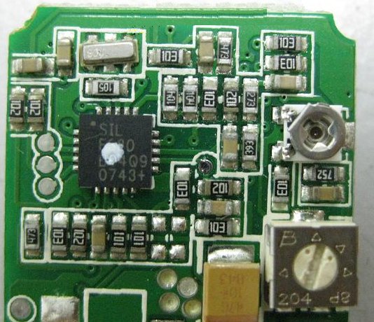 PCBA加工IC元件主要分為DIP及SMD兩大類，DIP 插件的IC，SMD (Surface Mount Device) 表面貼裝元件。